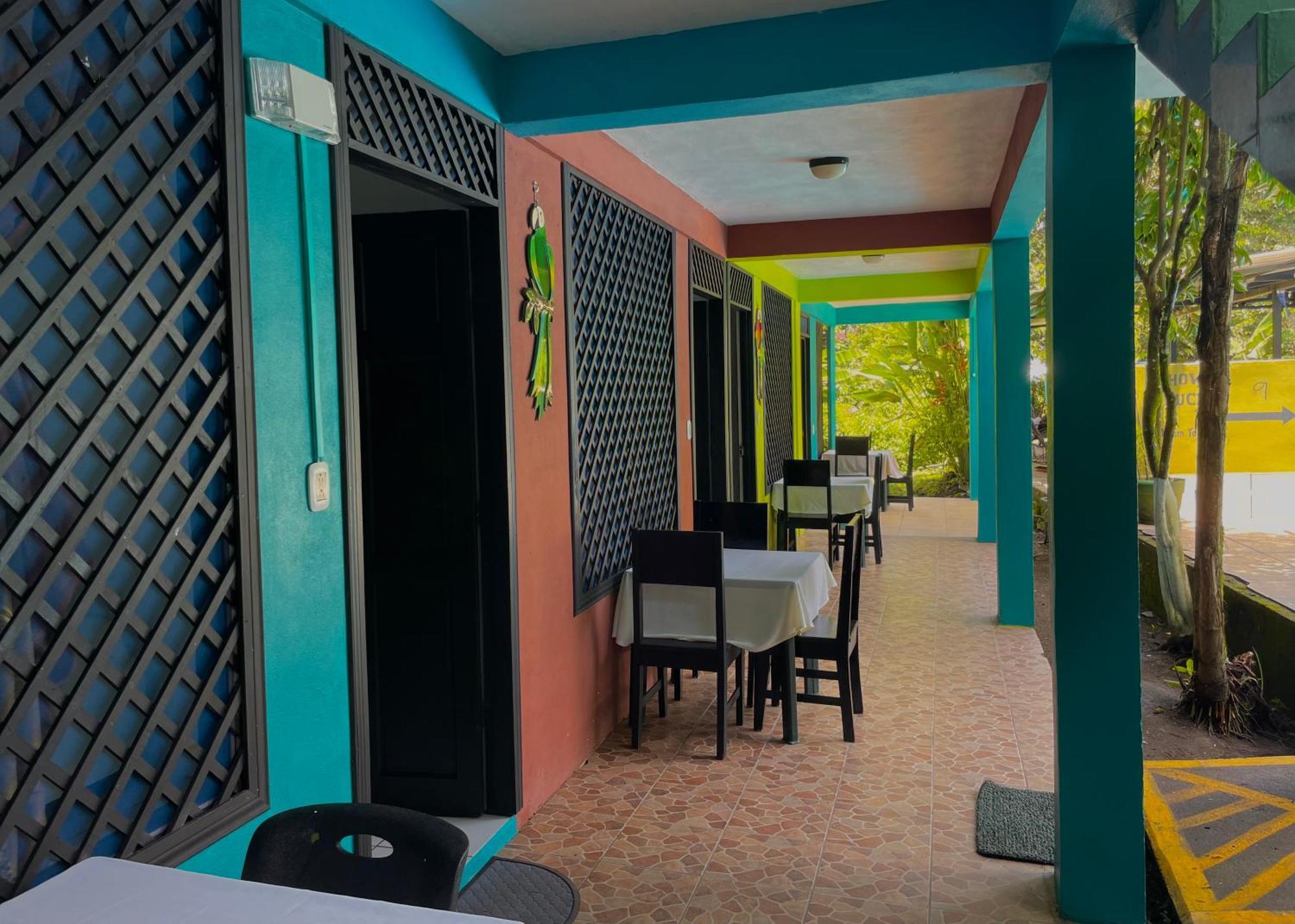 Los Amigos Jungle Hotel Tortuguero Exteriör bild